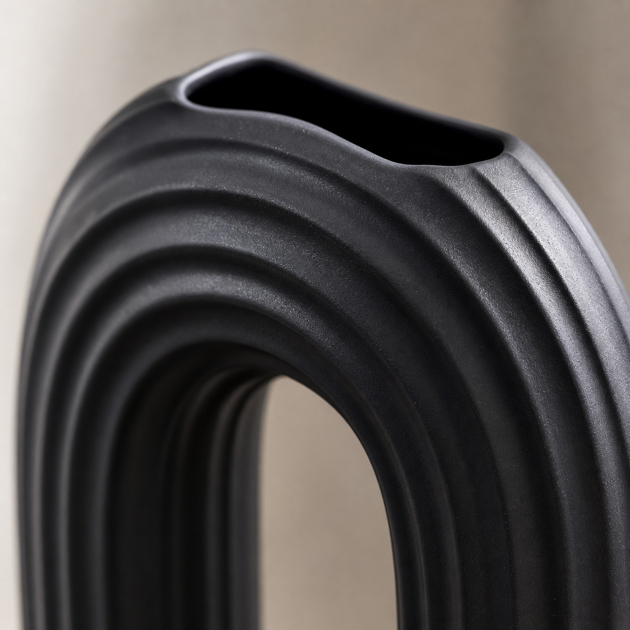 Modern Oval Ripple Vase