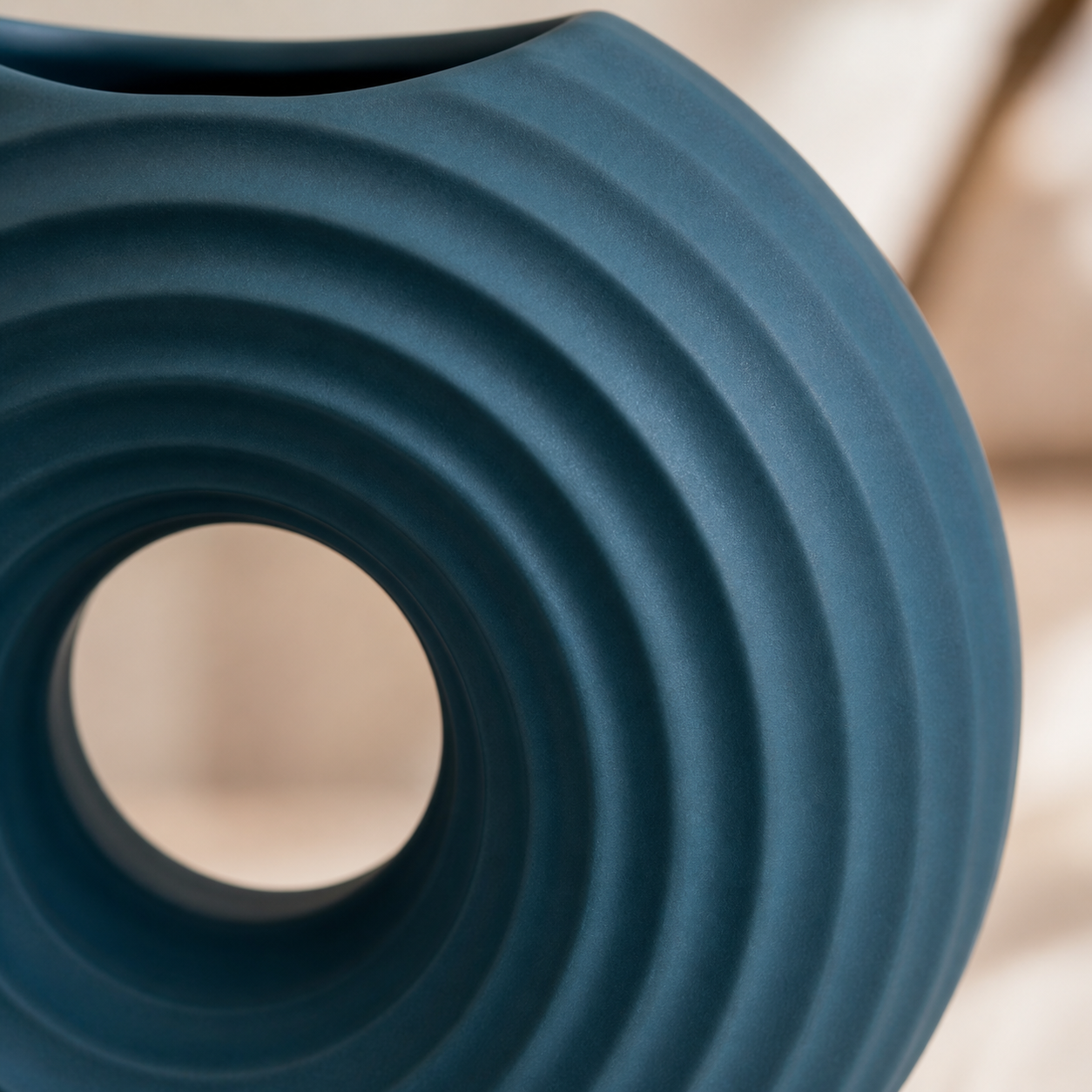 Modern Ripple Donut Vase