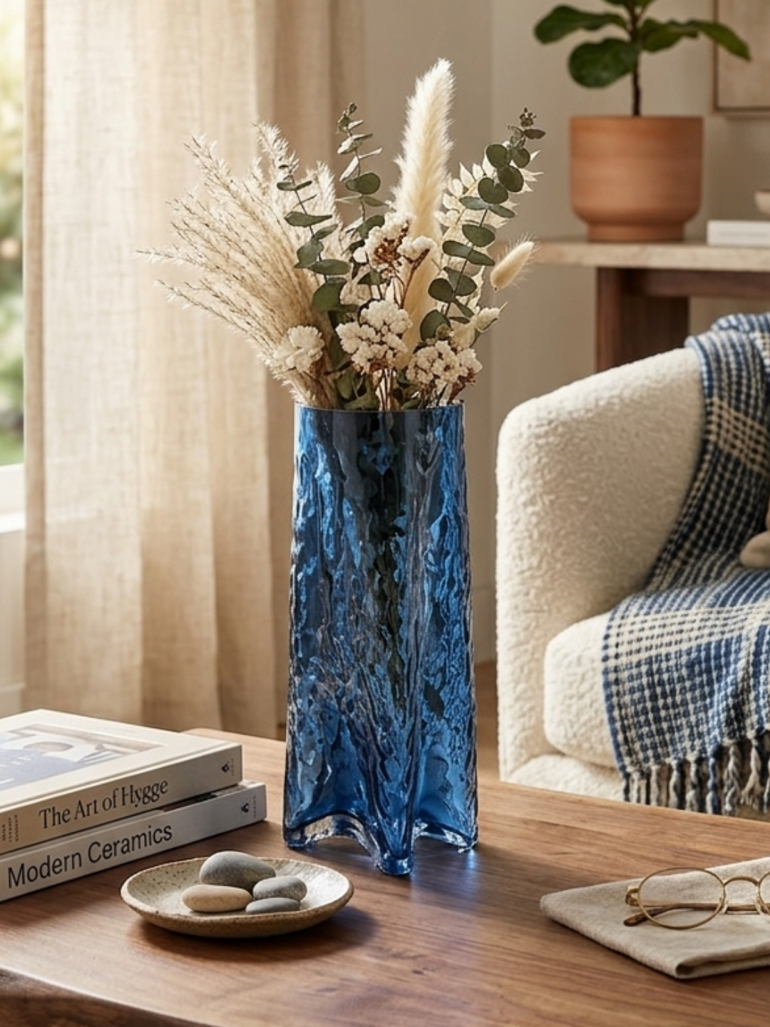 Blue textured Flower Vase